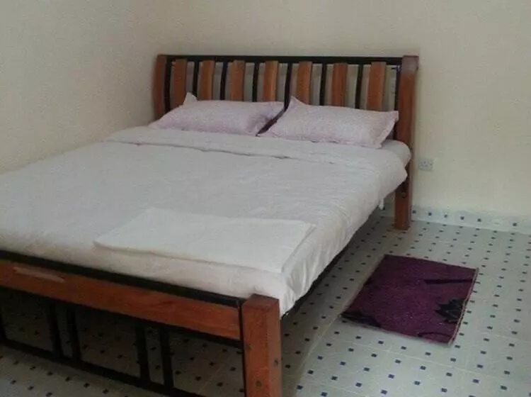 پانسیون Downhill Springs Resort