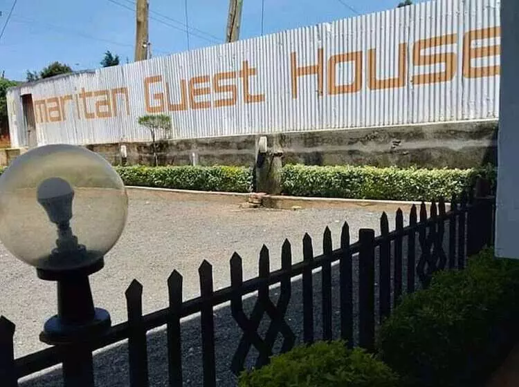 پانسیون Kape Samaritan Guest House