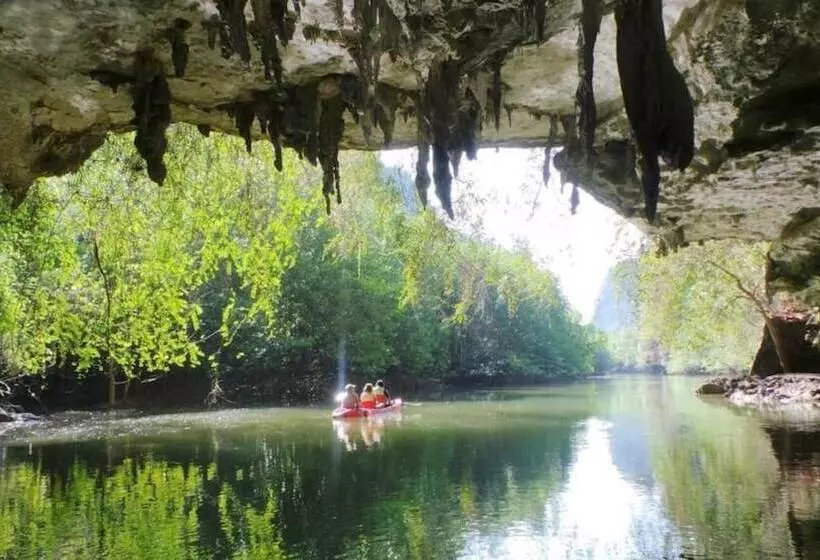 Majatalo Lanlay Homestay