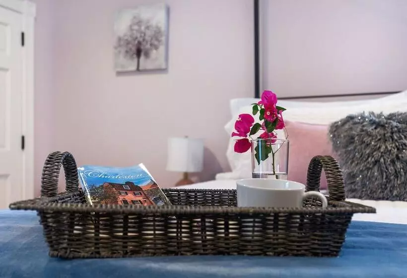ペンション Luxurious Private Suites In Downtown Charleston