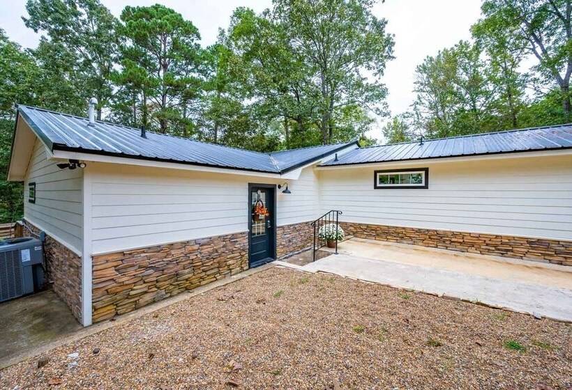 Sugar Hill Newly Remodeled Includes Fully Supplied Kitchen And Hot Tub By Redawning