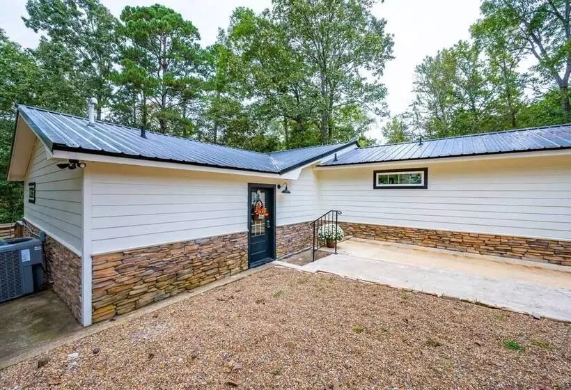 Sugar Hill Newly Remodeled Includes Fully Supplied Kitchen And Hot Tub By Redawning