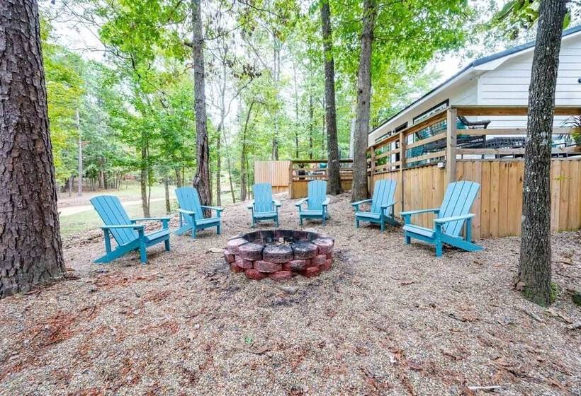 Sugar Hill Newly Remodeled Includes Fully Supplied Kitchen And Hot Tub By Redawning