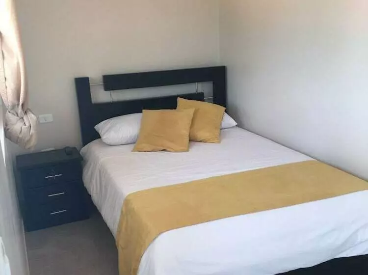 Tababela Airport B&b