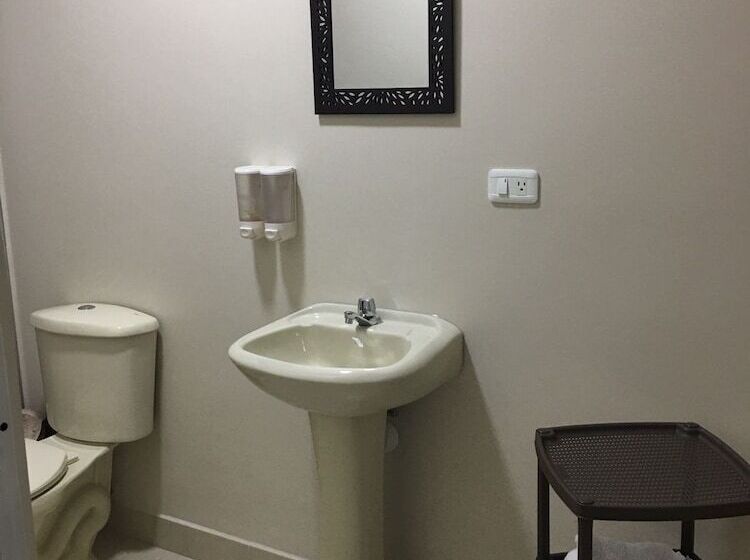 Tababela Airport B&b