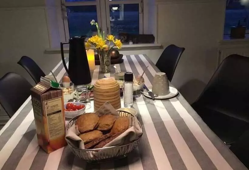 Aamiaismajoitus (B&B) Agerfeld Gl. Skole