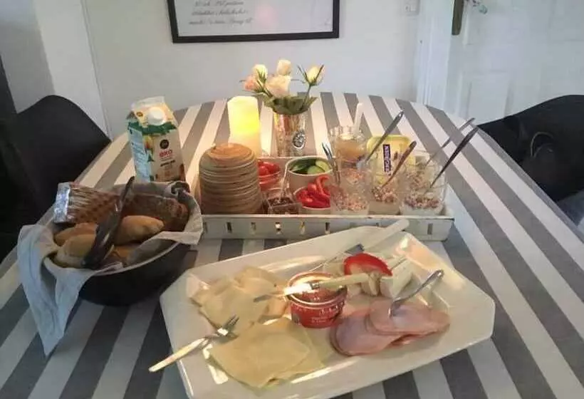 Aamiaismajoitus (B&B) Agerfeld Gl. Skole