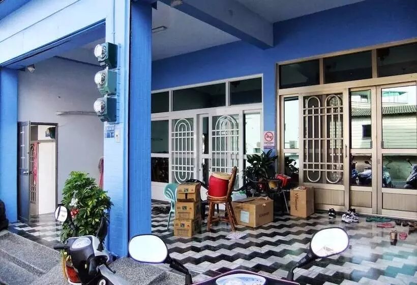 تختخواب و صبحانه Bluesha Homestay