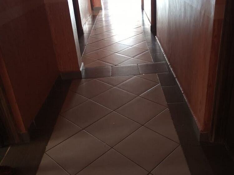 تختخواب و صبحانه Dillions Highway Motel