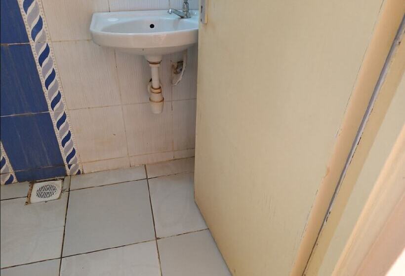 تختخواب و صبحانه Dillions Highway Motel