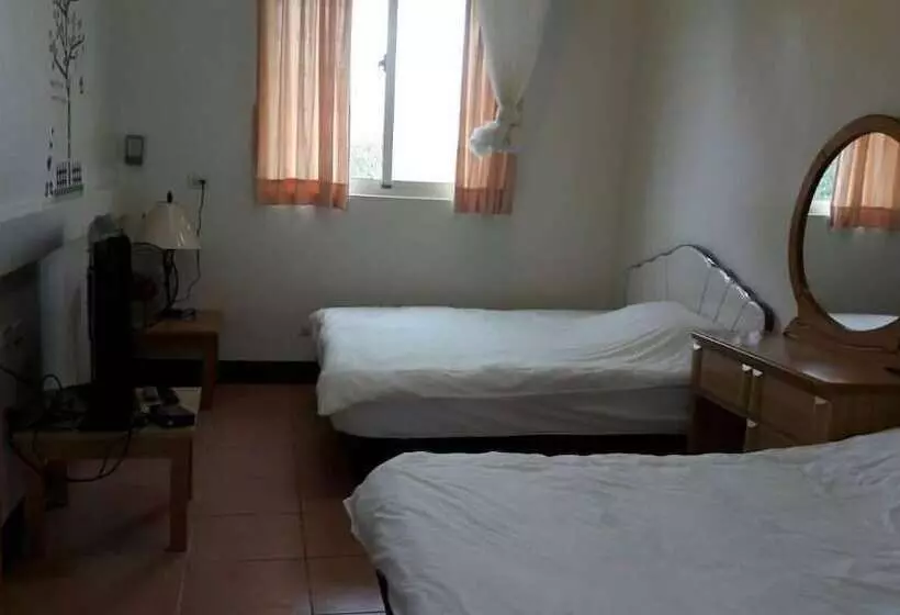 تختخواب و صبحانه Green Forest Homestay