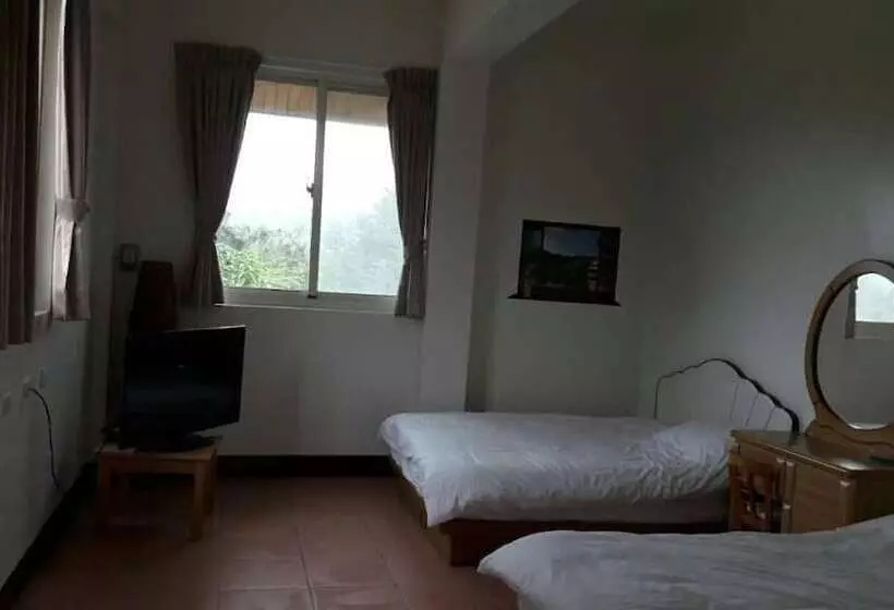 تختخواب و صبحانه Green Forest Homestay