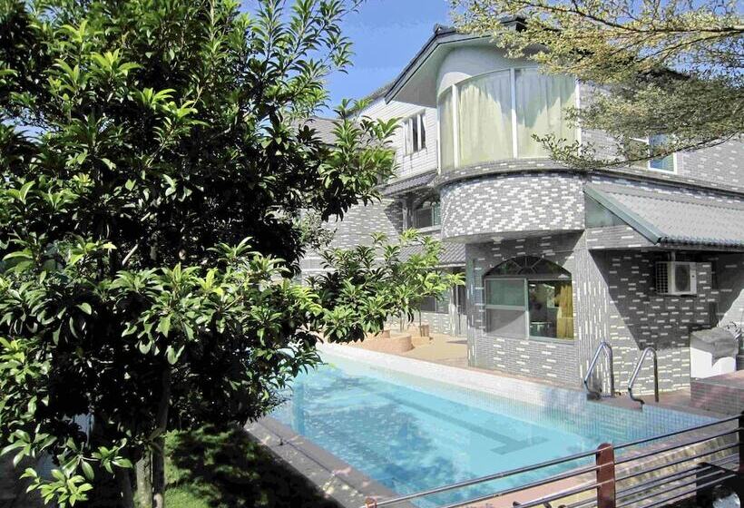 تختخواب و صبحانه Treehouse