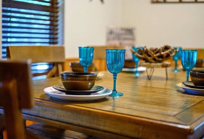 Cast Away Family Cabin With Hot Tub, Fireplace, And Kids Area By Redawning