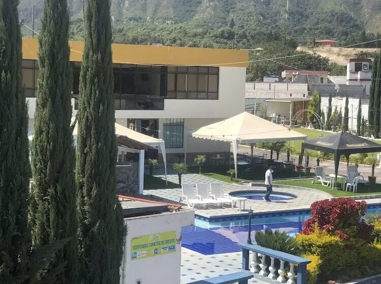 簡易ホテル Hosteria El Cano