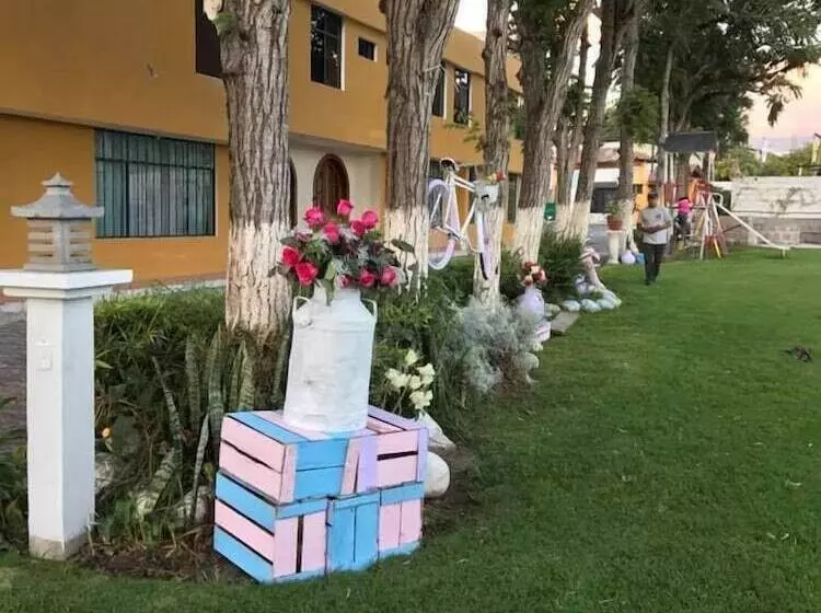 簡易ホテル Hosteria El Cano