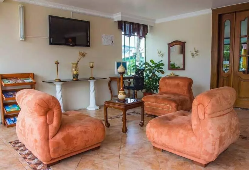 簡易ホテル Hosteria El Cano