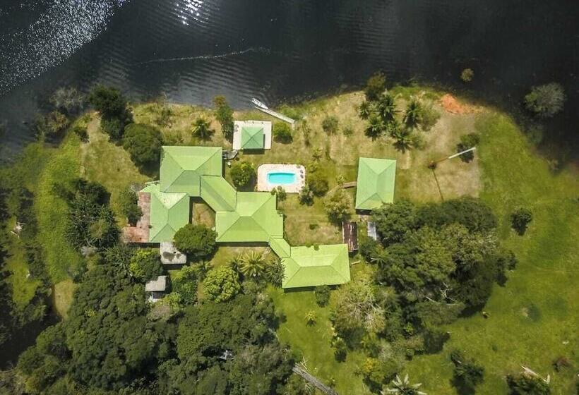 Hotel Amazon Resort Island