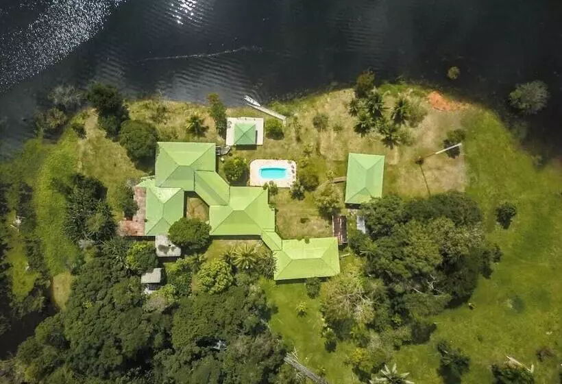 Hotelli Amazon Resort Island