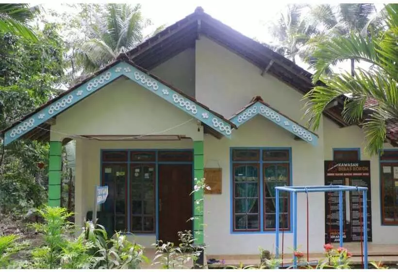 هتل Homestay Mbah Parni