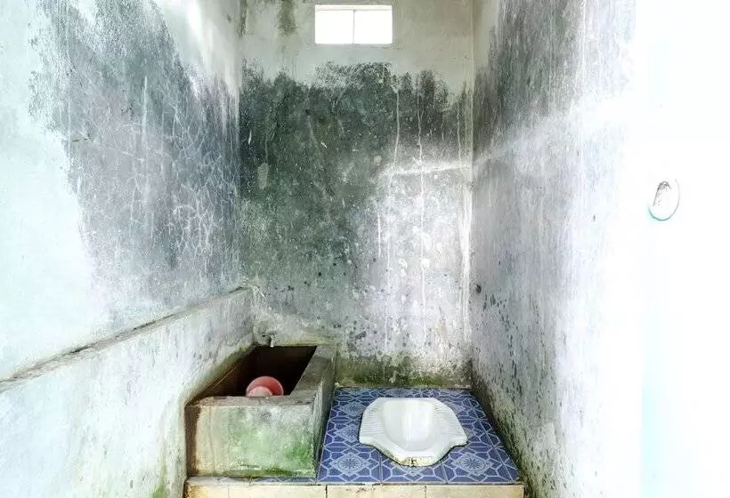 هتل Homestay Mbah Parni