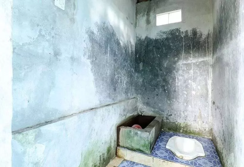 هتل Homestay Mbah Parni