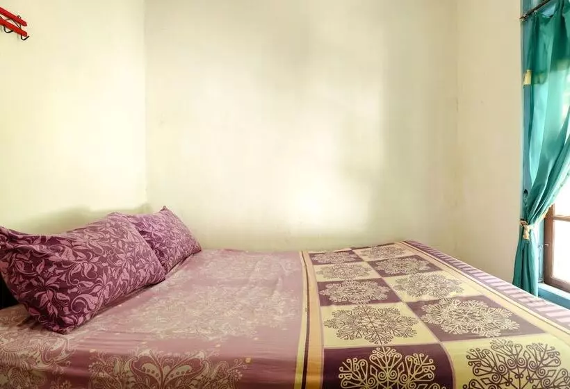 هتل Homestay Mbah Parni