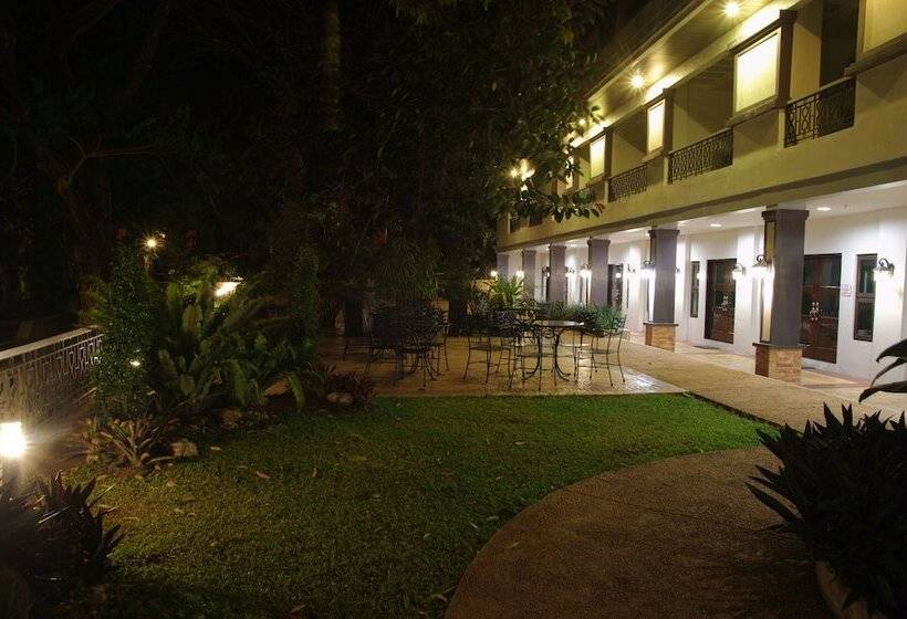 Hotel Momarco Forest Cove Resort And