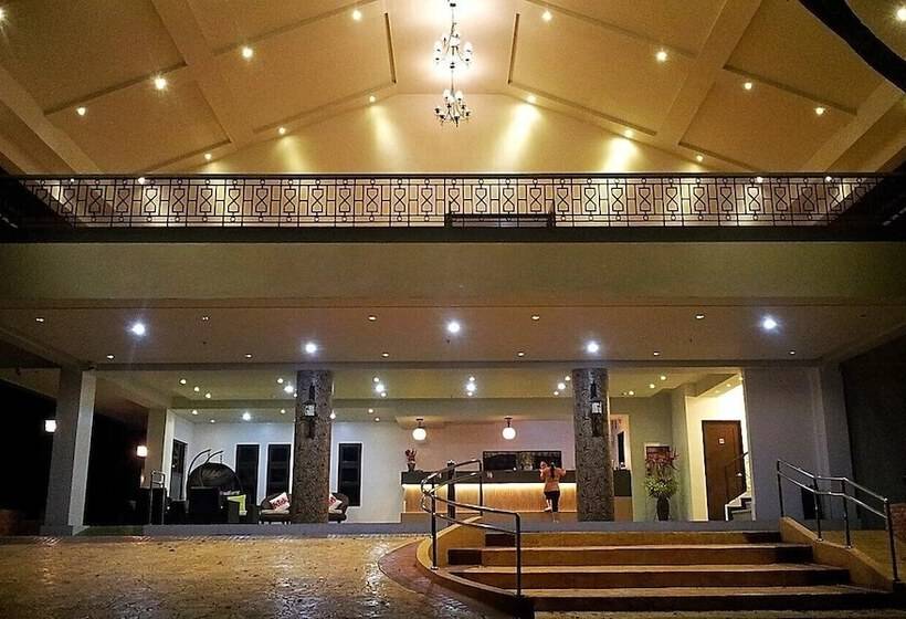 Hotel Momarco Forest Cove Resort And