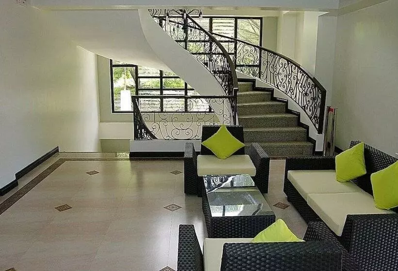 هتل Momarco Forest Cove Resort And