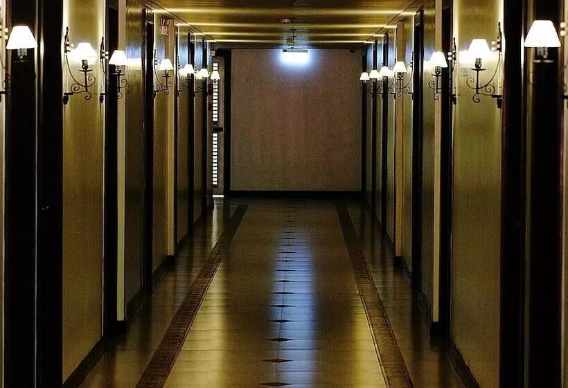 هتل Momarco Forest Cove Resort And