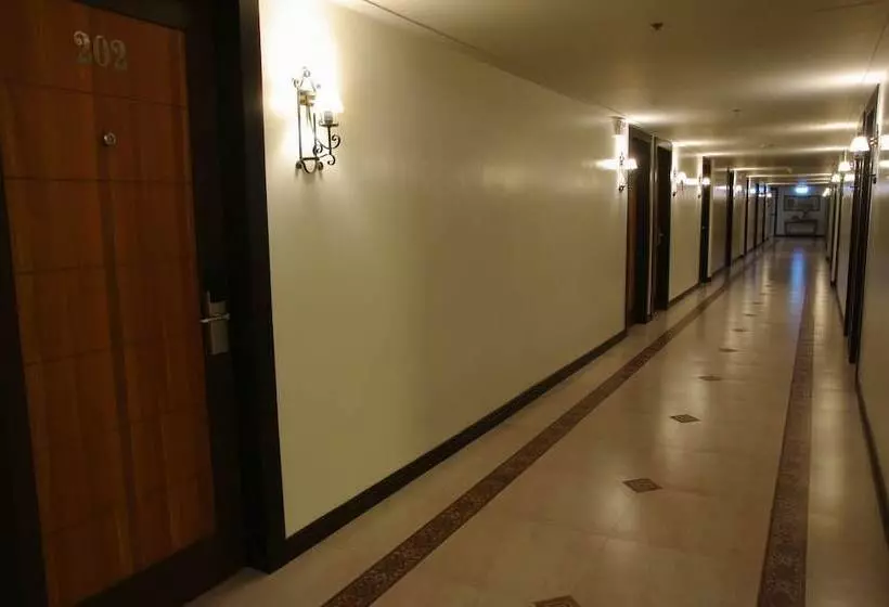 هتل Momarco Forest Cove Resort And