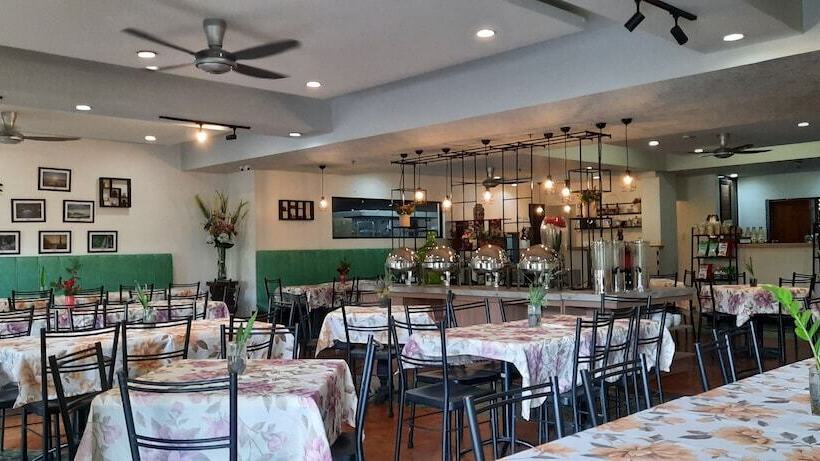 Hotel Momarco Forest Cove Resort And