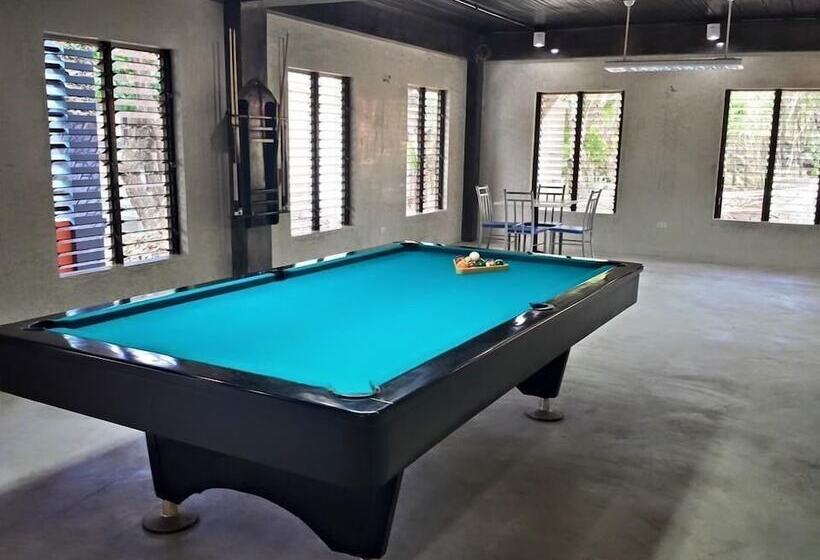 Hotel Momarco Forest Cove Resort And