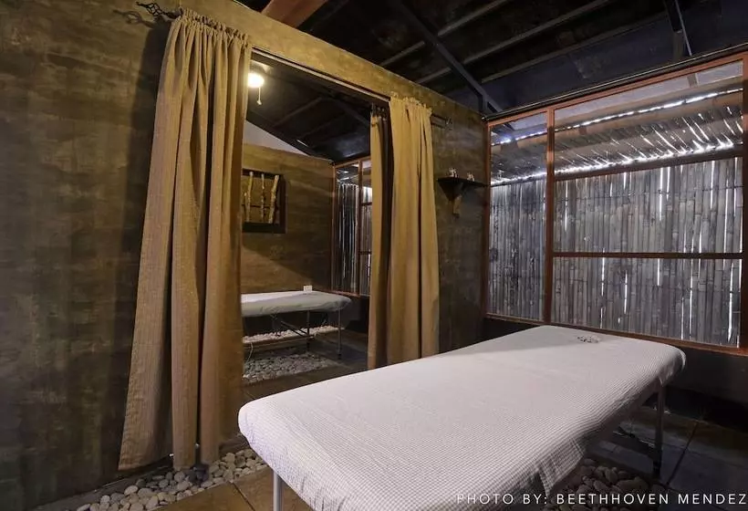 هتل Momarco Forest Cove Resort And