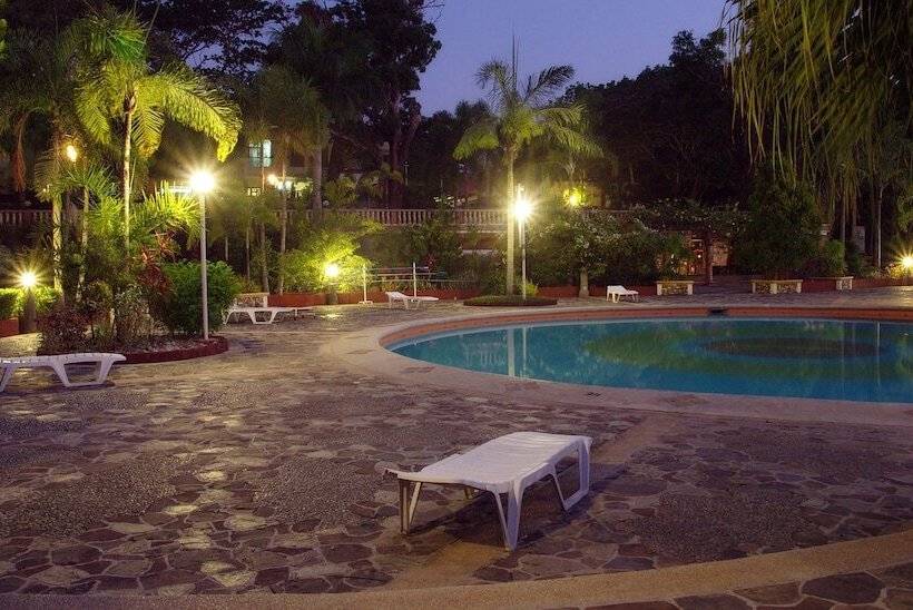 Hotel Momarco Forest Cove Resort And