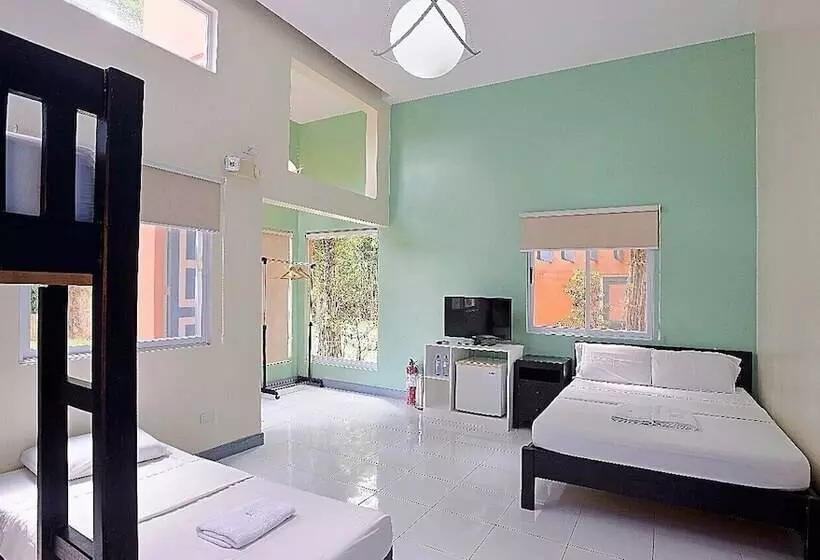 هتل Momarco Forest Cove Resort And