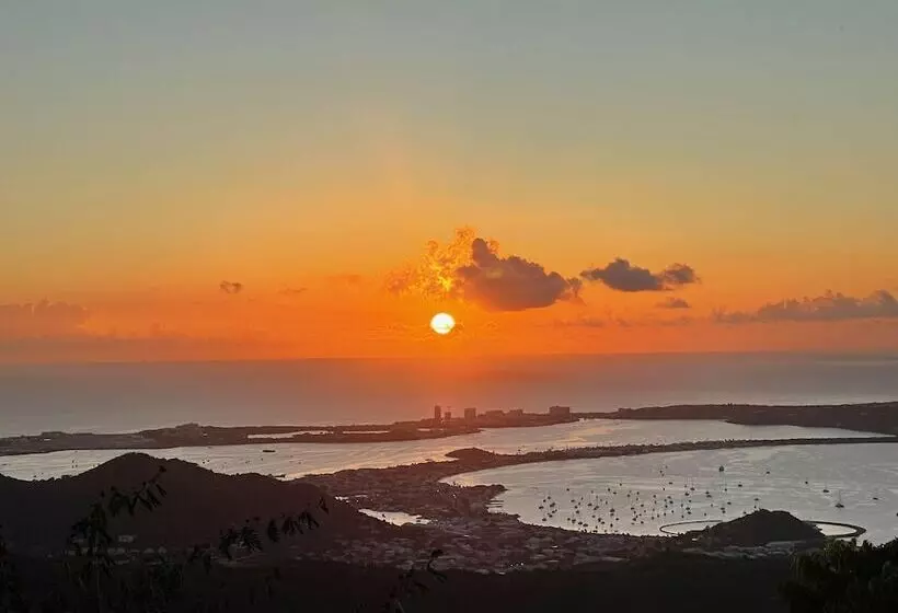 هتل The Paradise Peak   Adults Only