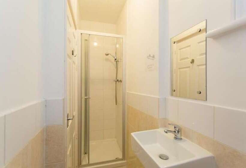 בית מלון כפרי Innit Rooms   Upper Rock