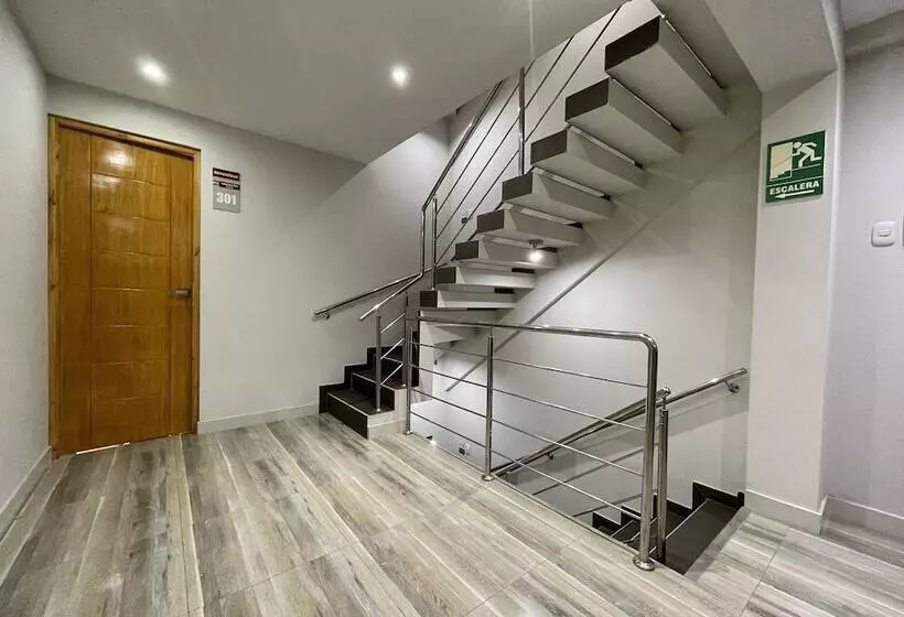 Paris Senlis Hostel Plus