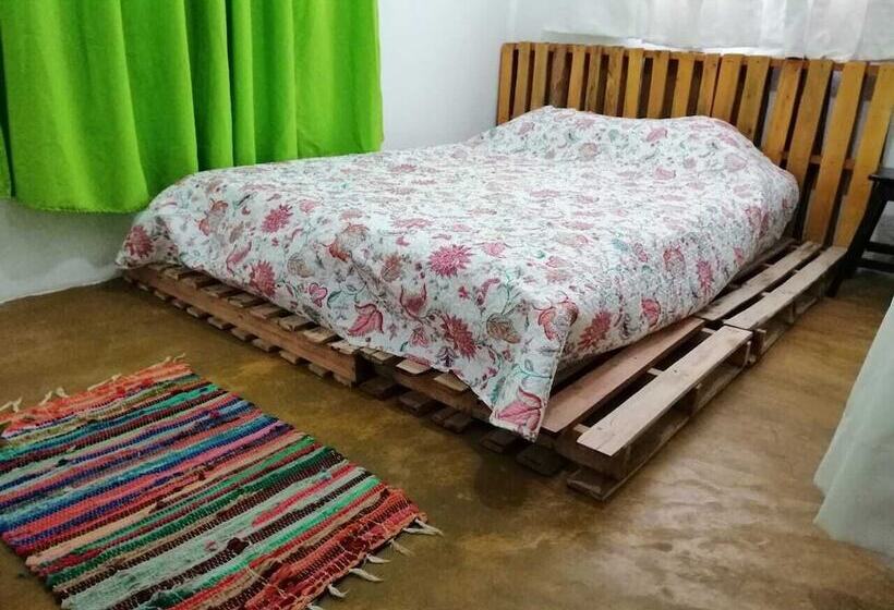 بنسيون Casa Zulú Pura Vida