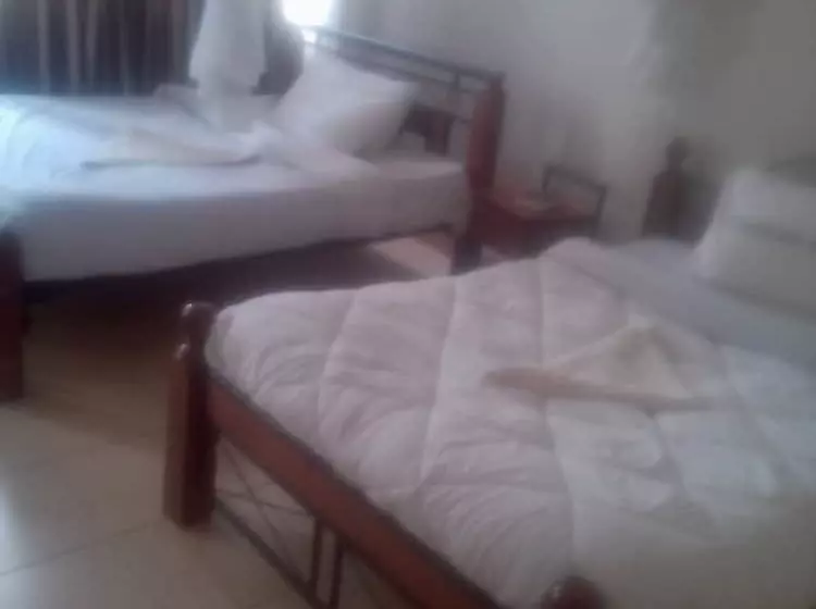 پانسیون Club Mamis