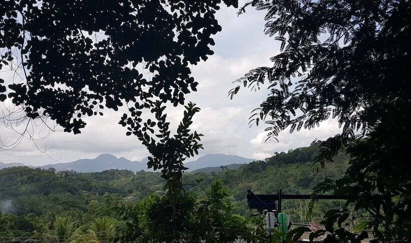 ペンション Knuckles View Bungalow