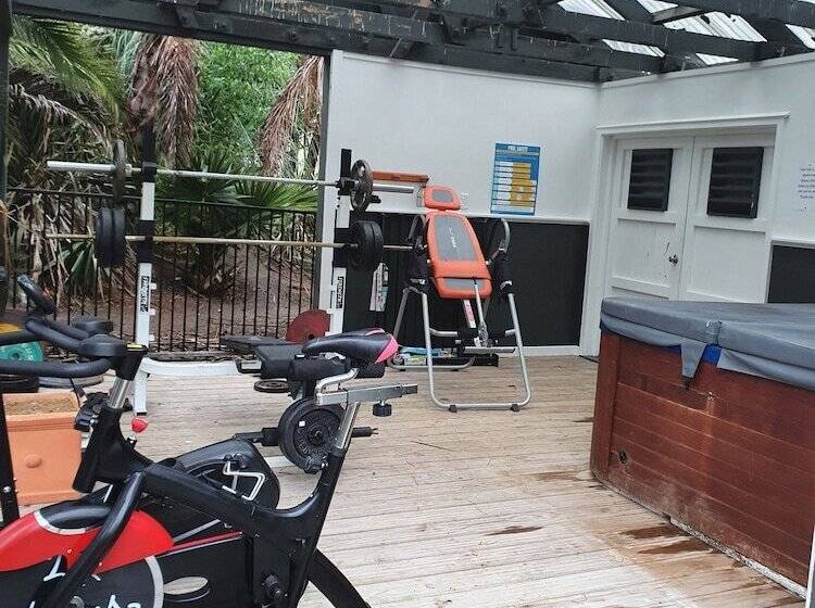 פנסיון Koromatua Homestead