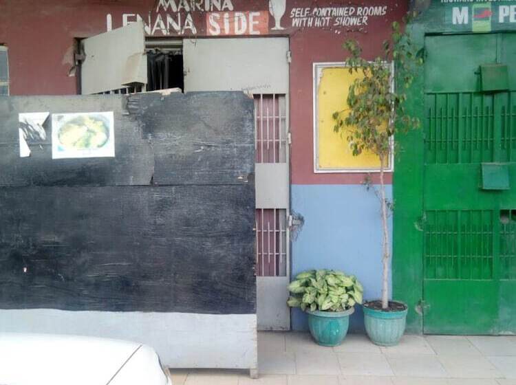 پانسیون Marina Inn