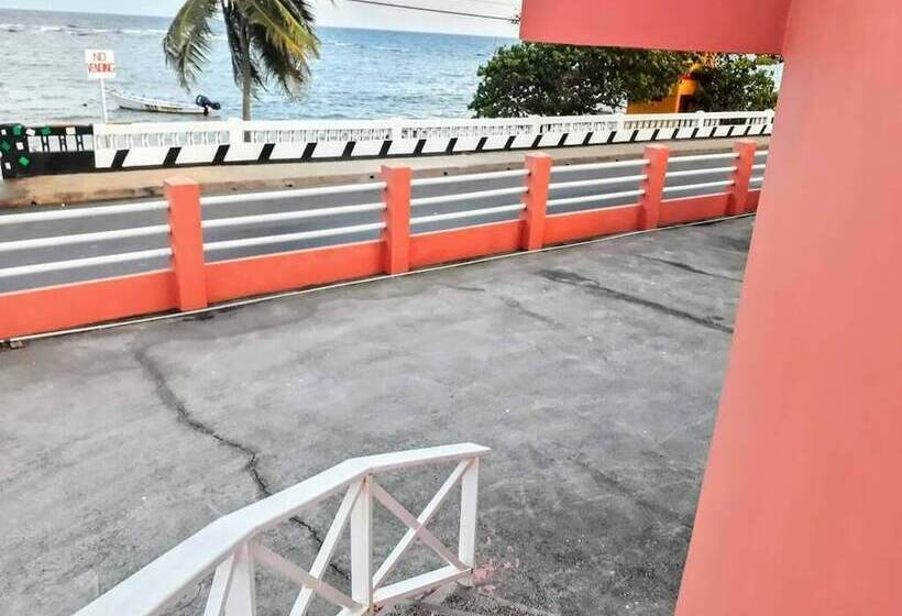 پانسیون Max Retreats