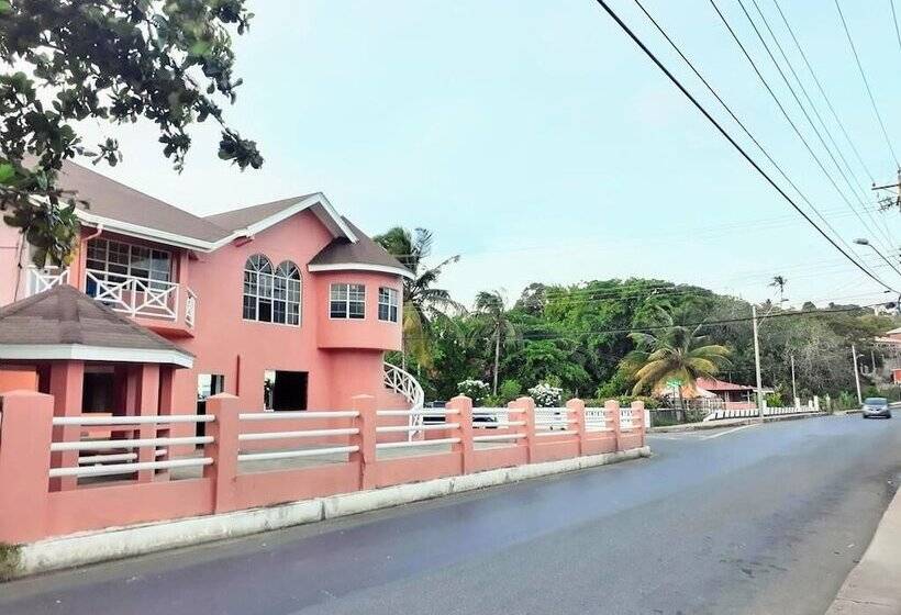 پانسیون Max Retreats