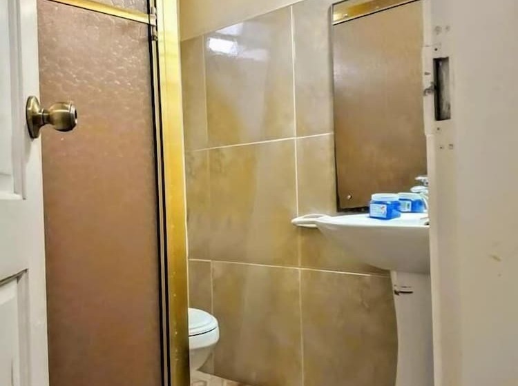 پانسیون Max Retreats