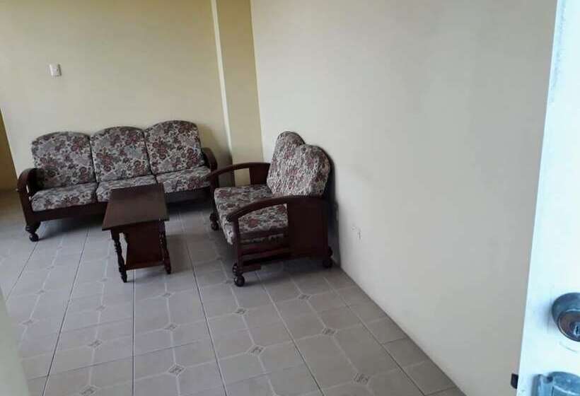 پانسیون Max Retreats