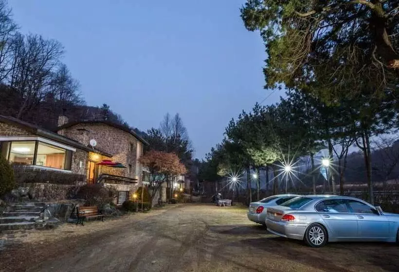 Majatalo Morning Palace